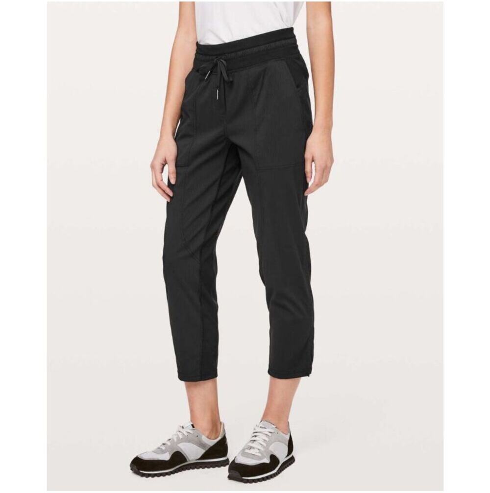 Lululemon Pants Womens 6 Black Dance Studio Crop Athletic Hike Travel Sporty Gym